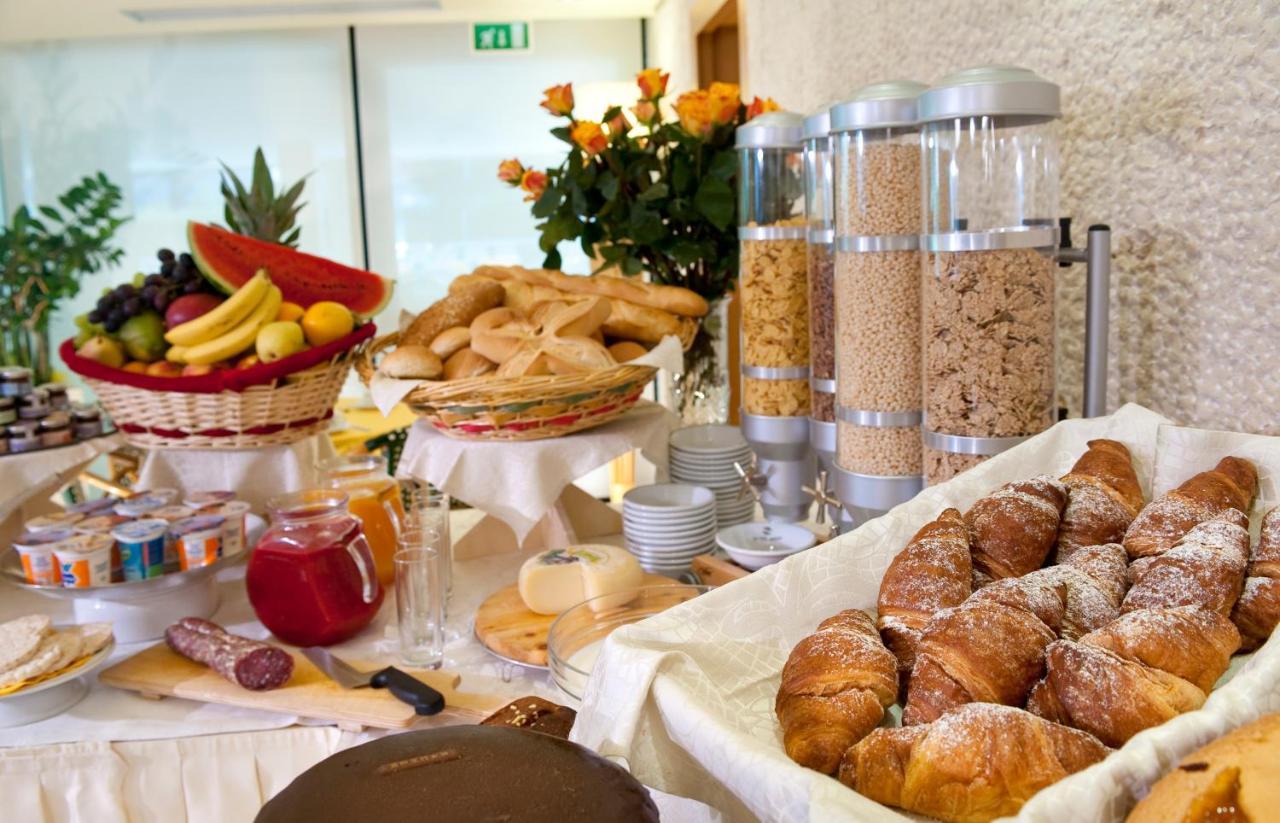 Hotel 2000 Riccione Ngoại thất bức ảnh
