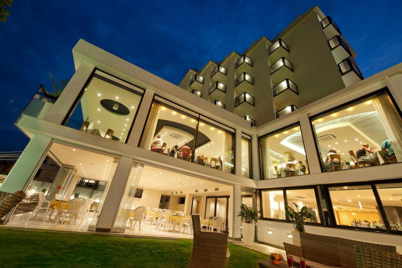 Hotel 2000 Riccione Ngoại thất bức ảnh
