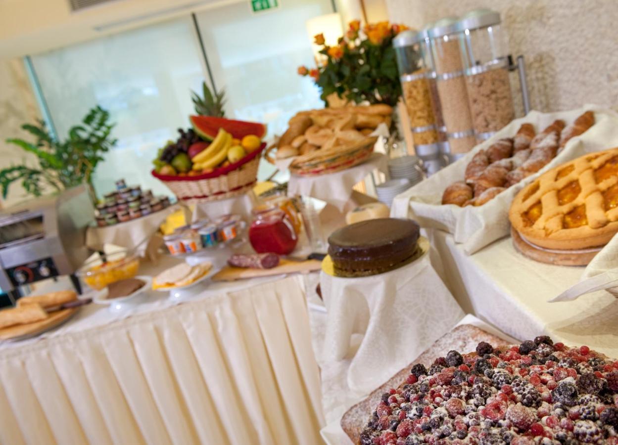 Hotel 2000 Riccione Ngoại thất bức ảnh